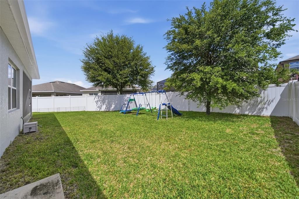 Active With Contract: $550,000 (5 beds, 4 baths, 3641 Square Feet)