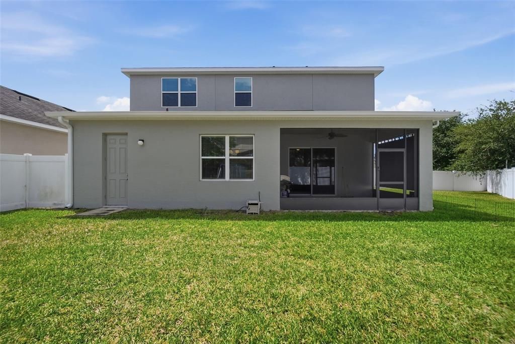 Active With Contract: $550,000 (5 beds, 4 baths, 3641 Square Feet)