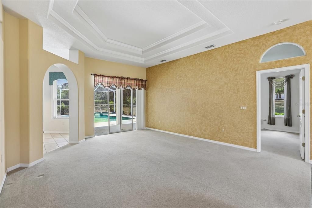 Activo con contrato: $619,900 (4 camas, 3 baños, 2466 Pies cuadrados)