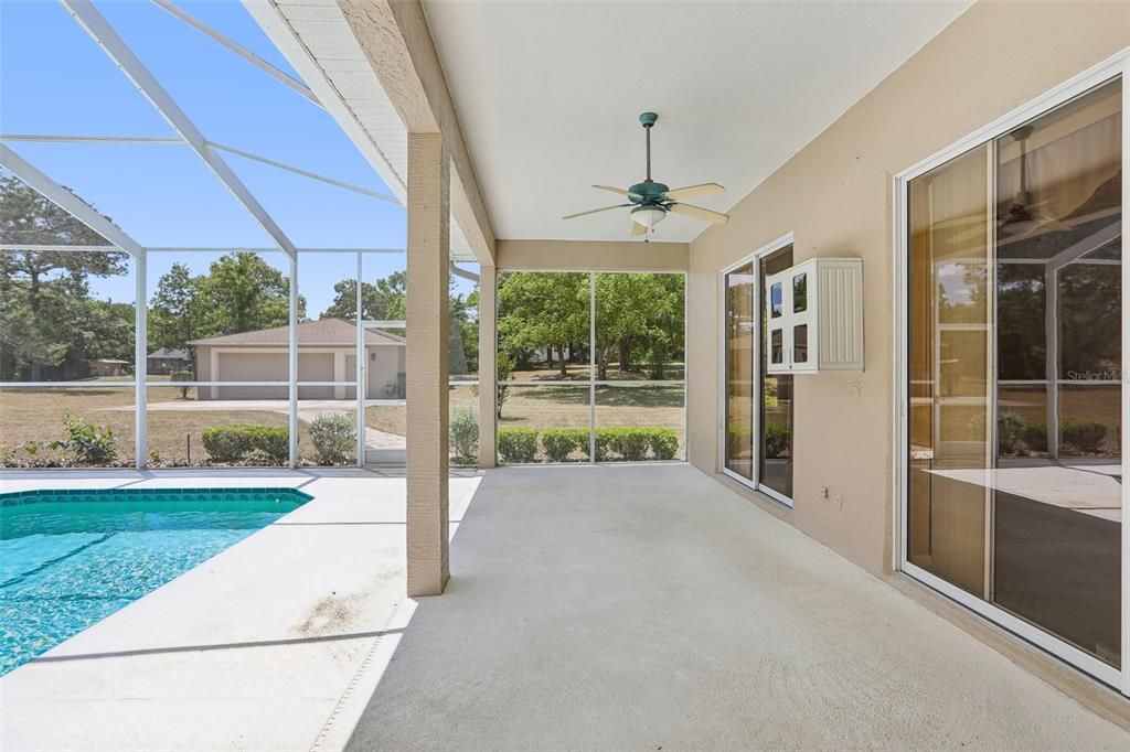 Activo con contrato: $619,900 (4 camas, 3 baños, 2466 Pies cuadrados)