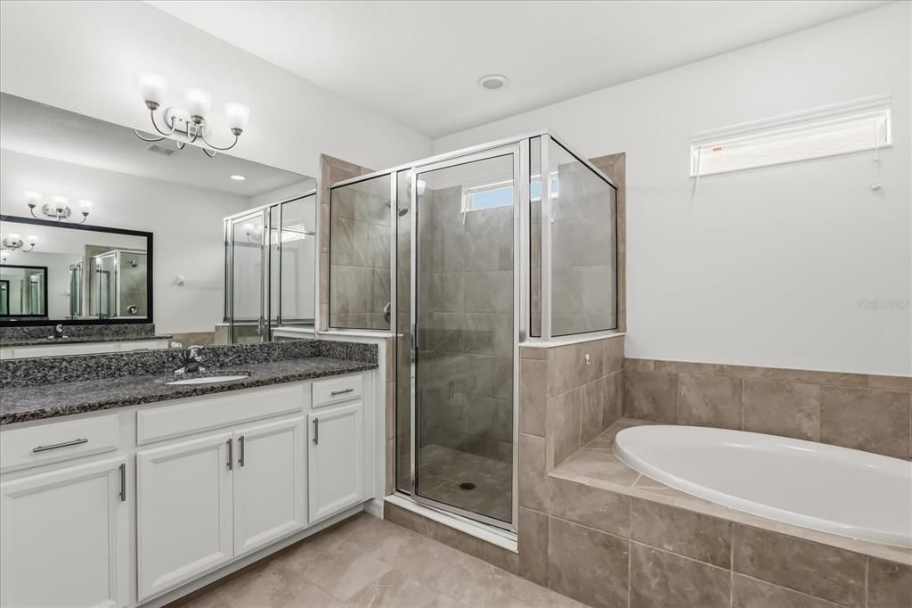На продажу: $449,900 (4 спален, 3 ванн, 2392 Квадратных фут)