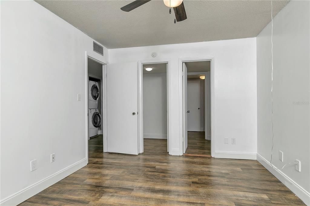 For Sale: $109,900 (2 beds, 1 baths, 1031 Square Feet)