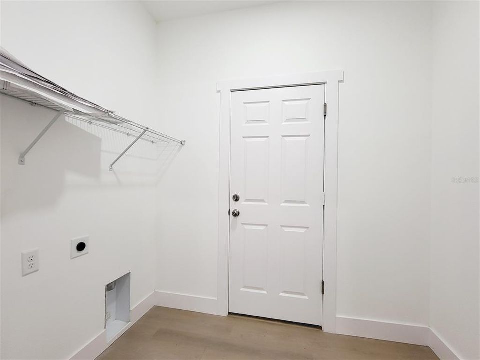 For Rent: $2,150 (3 beds, 2 baths, 1681 Square Feet)