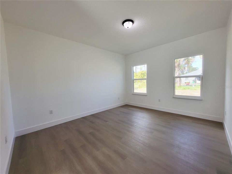 For Rent: $2,150 (3 beds, 2 baths, 1681 Square Feet)