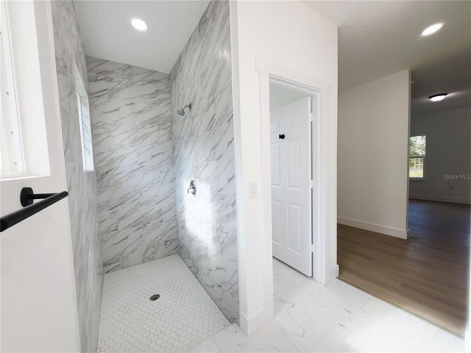 For Rent: $2,150 (3 beds, 2 baths, 1681 Square Feet)