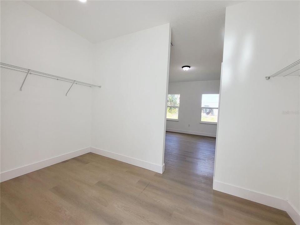 For Rent: $2,150 (3 beds, 2 baths, 1681 Square Feet)