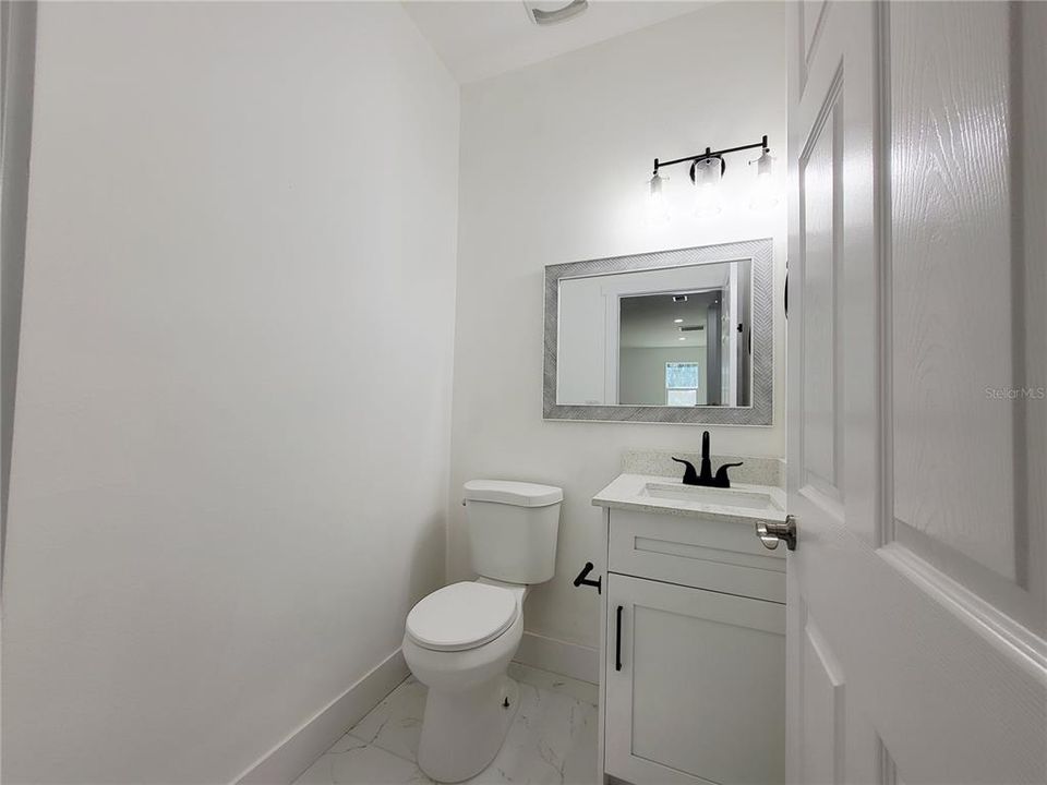 For Rent: $2,150 (3 beds, 2 baths, 1681 Square Feet)