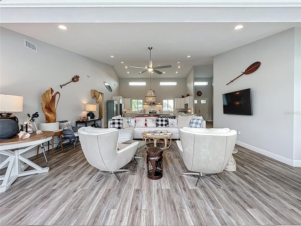 En Venta: $1,500,000 (5 camas, 5 baños, 4214 Pies cuadrados)