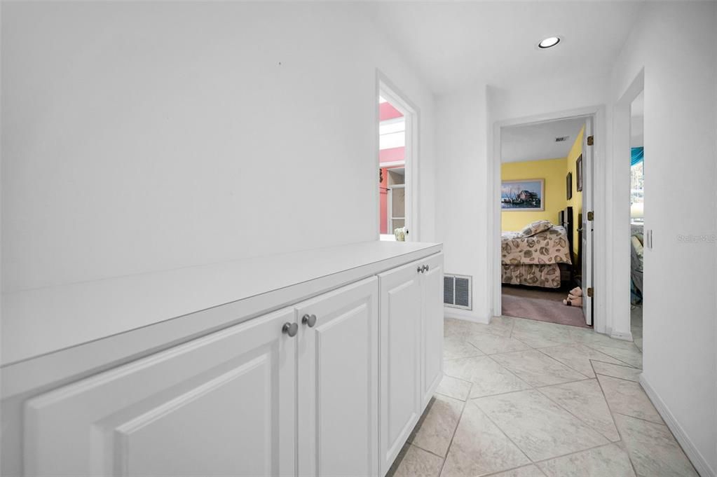 Activo con contrato: $450,000 (3 camas, 2 baños, 2387 Pies cuadrados)