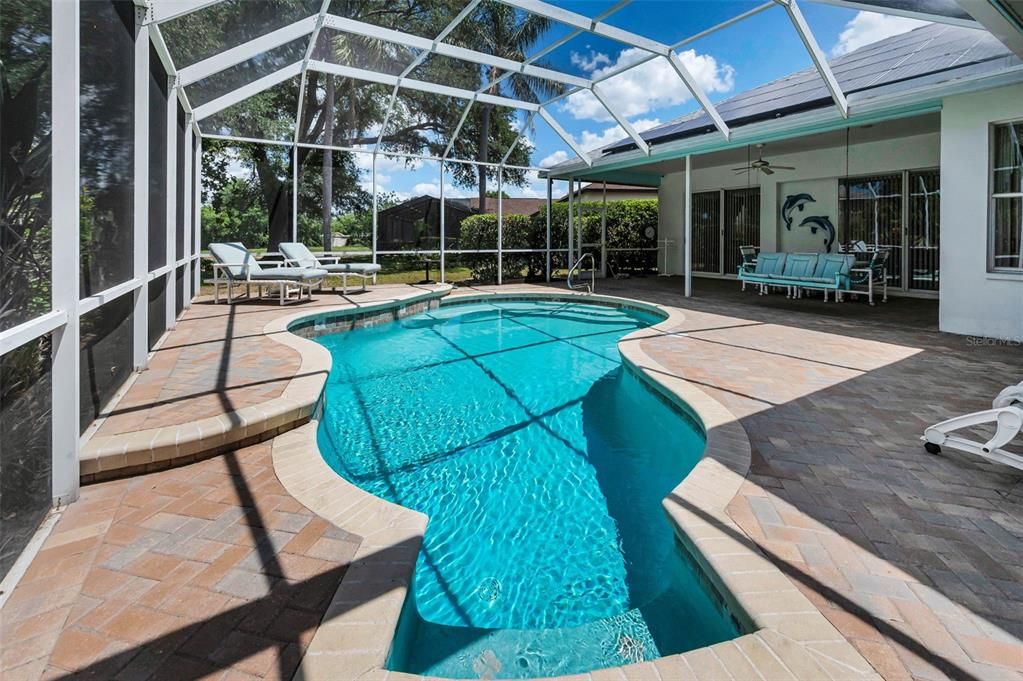 Activo con contrato: $450,000 (3 camas, 2 baños, 2387 Pies cuadrados)