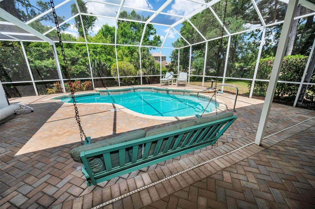 Activo con contrato: $450,000 (3 camas, 2 baños, 2387 Pies cuadrados)