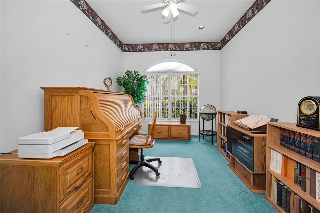 Activo con contrato: $450,000 (3 camas, 2 baños, 2387 Pies cuadrados)