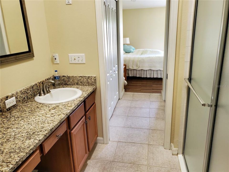 В аренду: $1,950 (2 спален, 2 ванн, 1610 Квадратных фут)