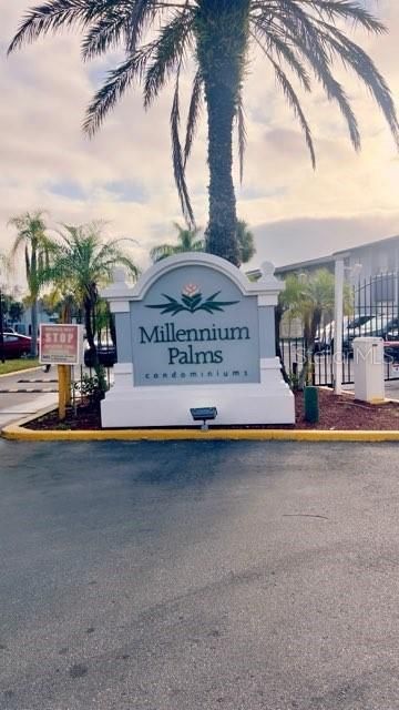 Active With Contract: $125,000 (2 beds, 2 baths, 976 Square Feet)