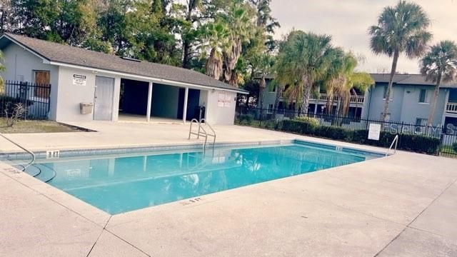 Active With Contract: $125,000 (2 beds, 2 baths, 976 Square Feet)