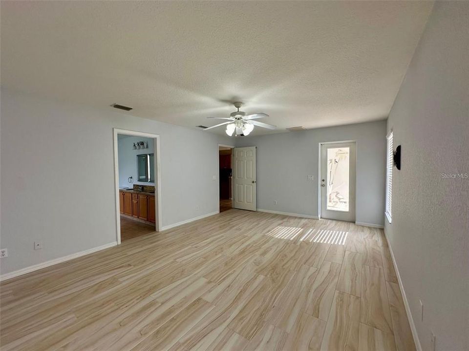 В аренду: $2,500 (4 спален, 2 ванн, 2145 Квадратных фут)