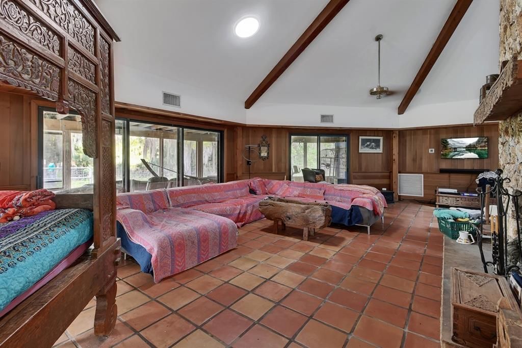 For Sale: $629,000 (3 beds, 2 baths, 3013 Square Feet)