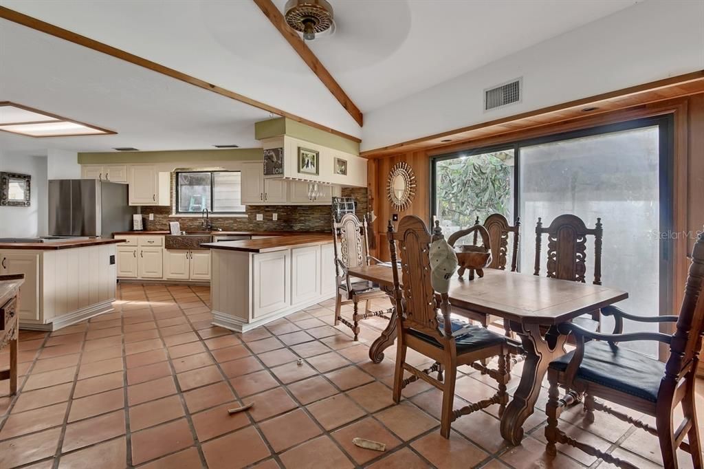 For Sale: $629,000 (3 beds, 2 baths, 3013 Square Feet)