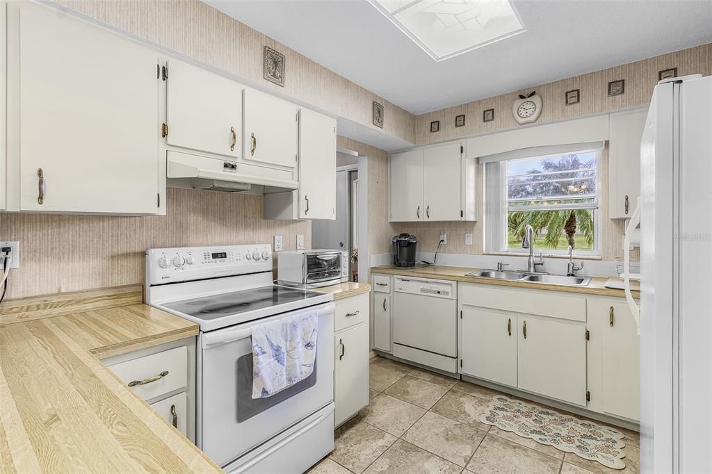 На продажу: $315,000 (2 спален, 2 ванн, 1189 Квадратных фут)
