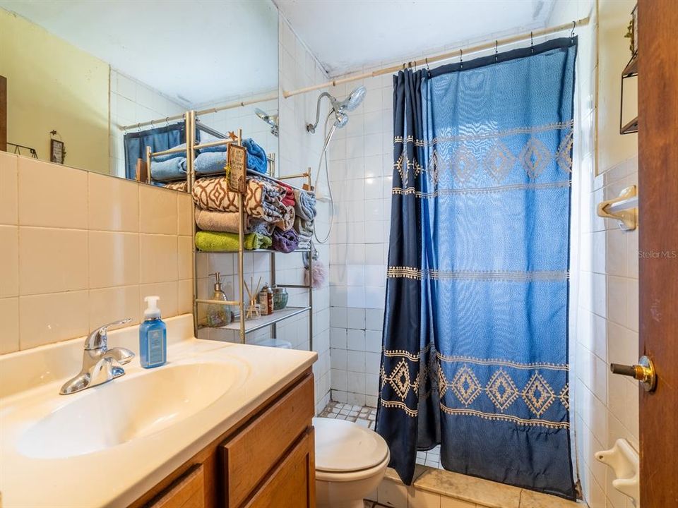 For Sale: $475,000 (2 beds, 1 baths, 1296 Square Feet)