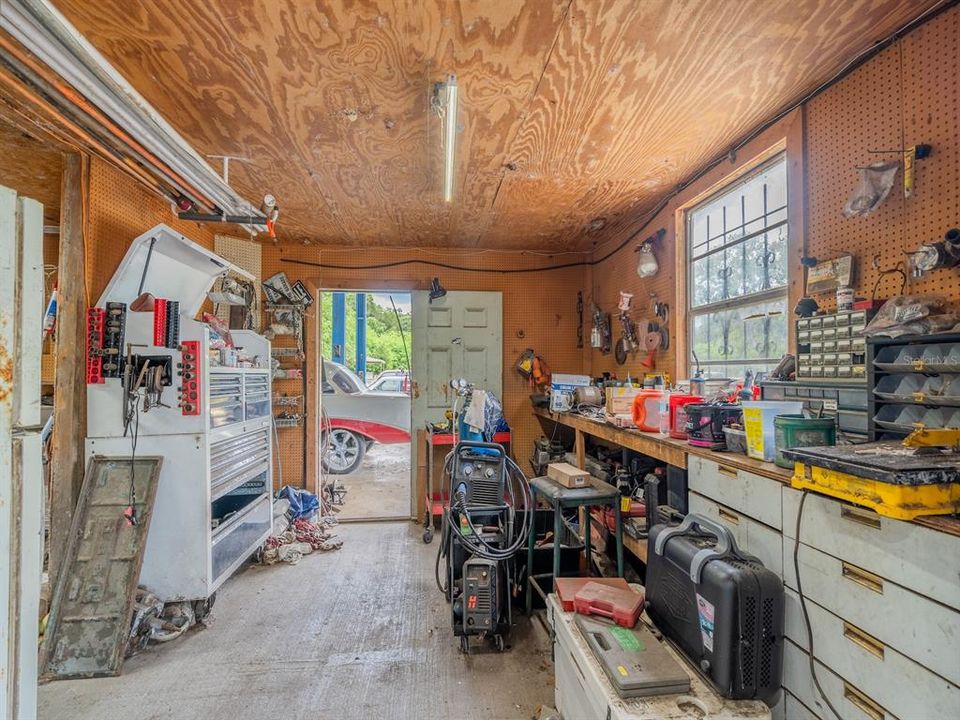 For Sale: $475,000 (2 beds, 1 baths, 1296 Square Feet)