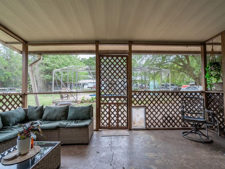 For Sale: $475,000 (2 beds, 1 baths, 1296 Square Feet)
