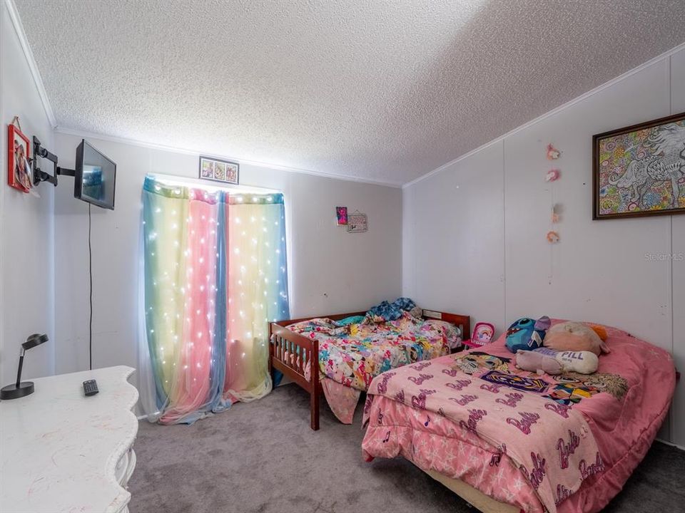 For Sale: $475,000 (2 beds, 1 baths, 1296 Square Feet)