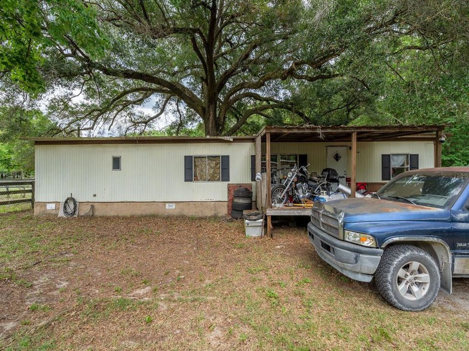 For Sale: $475,000 (2 beds, 1 baths, 1296 Square Feet)