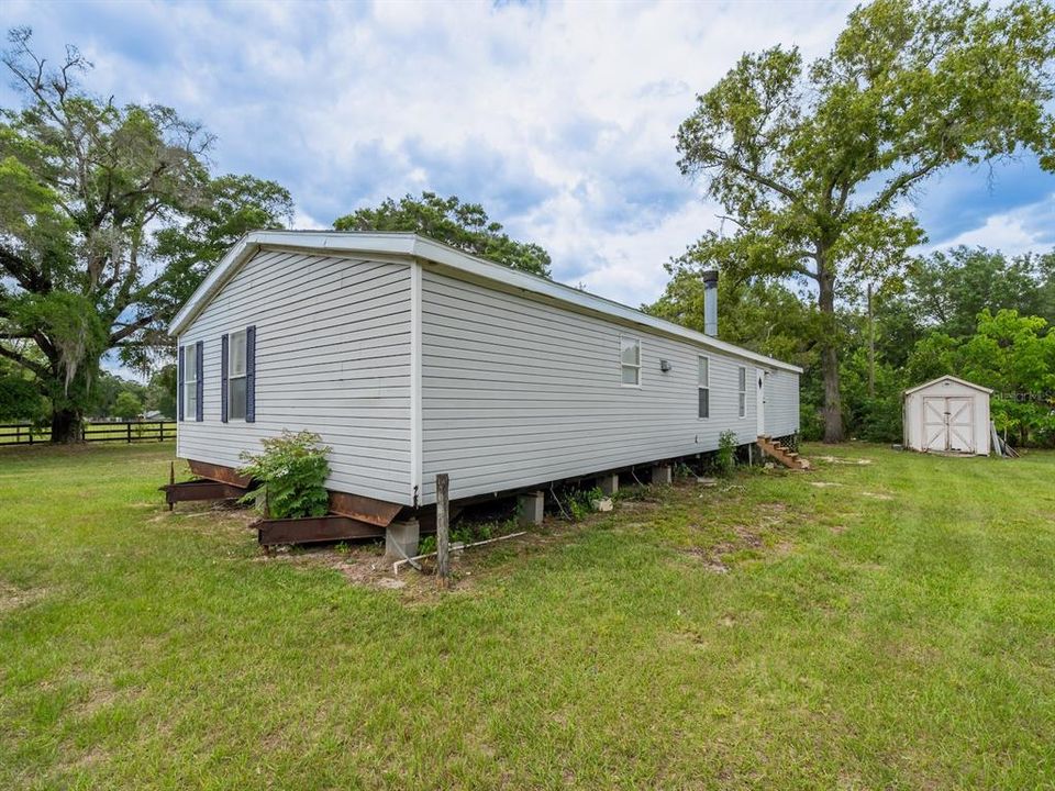 For Sale: $475,000 (2 beds, 1 baths, 1296 Square Feet)