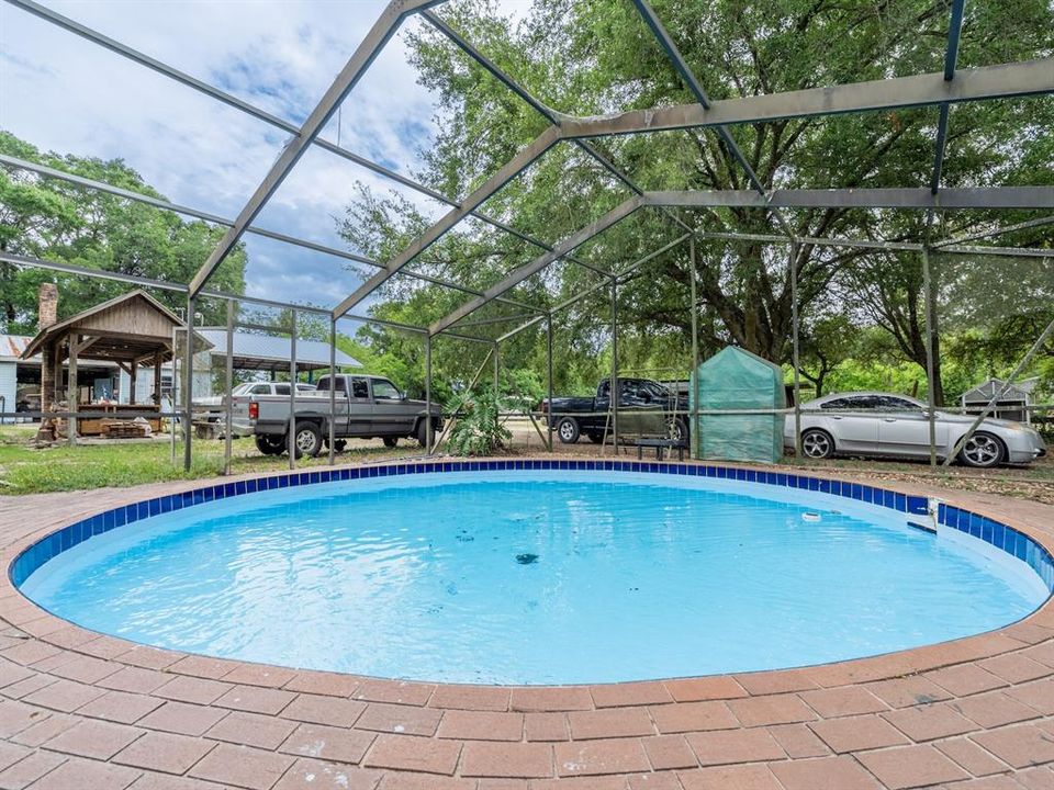 For Sale: $475,000 (2 beds, 1 baths, 1296 Square Feet)