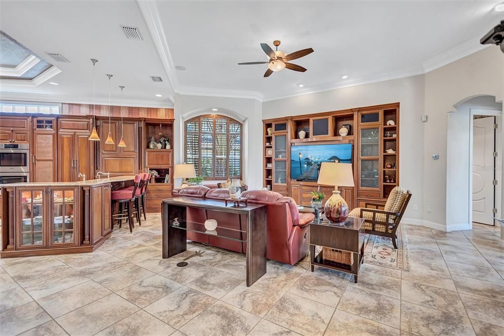 Active With Contract: $2,450,000 (5 beds, 4 baths, 5653 Square Feet)