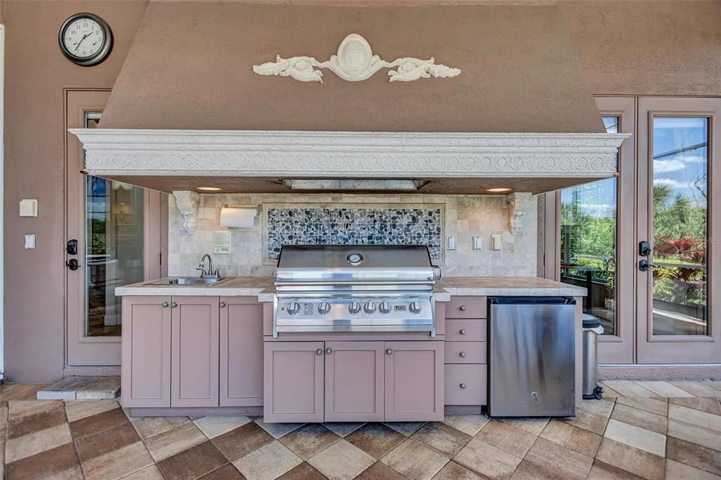Active With Contract: $2,450,000 (5 beds, 4 baths, 5653 Square Feet)