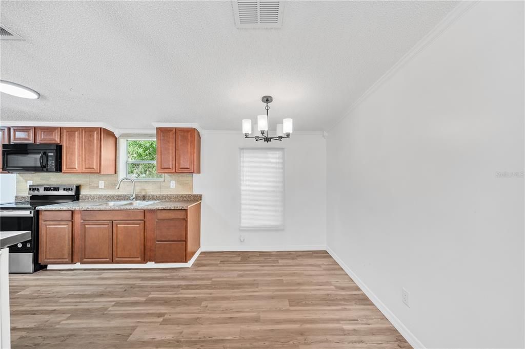For Sale: $179,947 (3 beds, 2 baths, 1188 Square Feet)