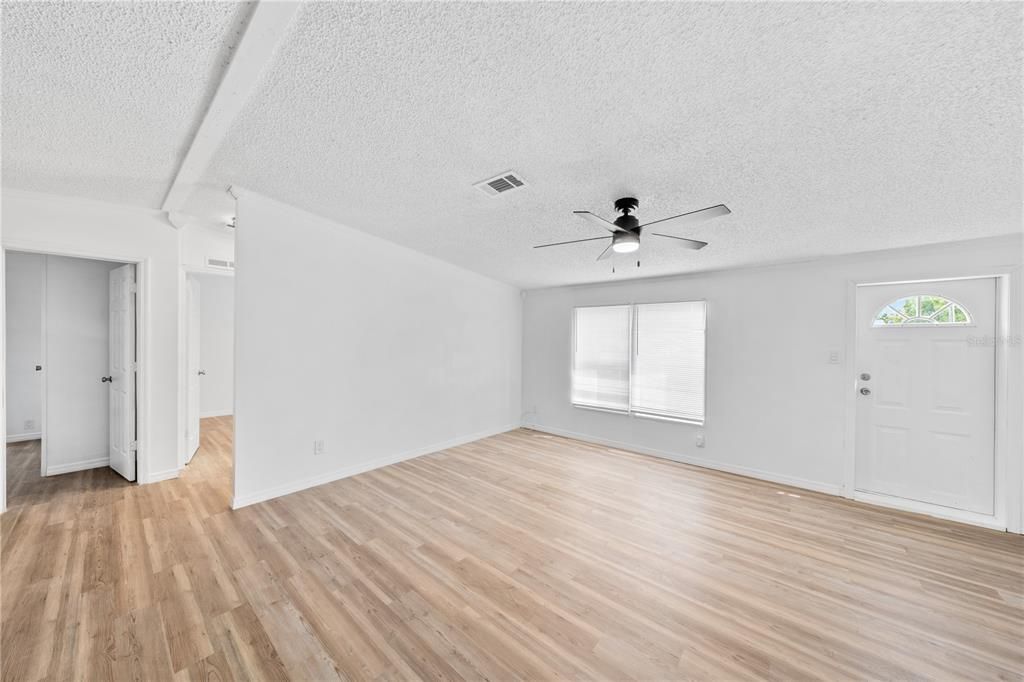 For Sale: $179,947 (3 beds, 2 baths, 1188 Square Feet)