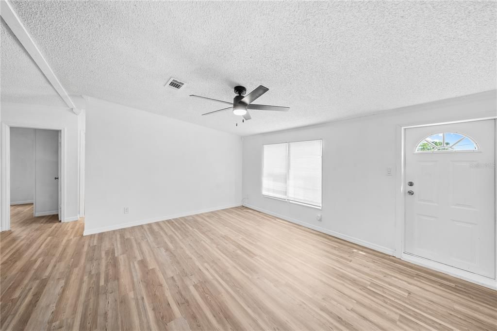 For Sale: $179,947 (3 beds, 2 baths, 1188 Square Feet)