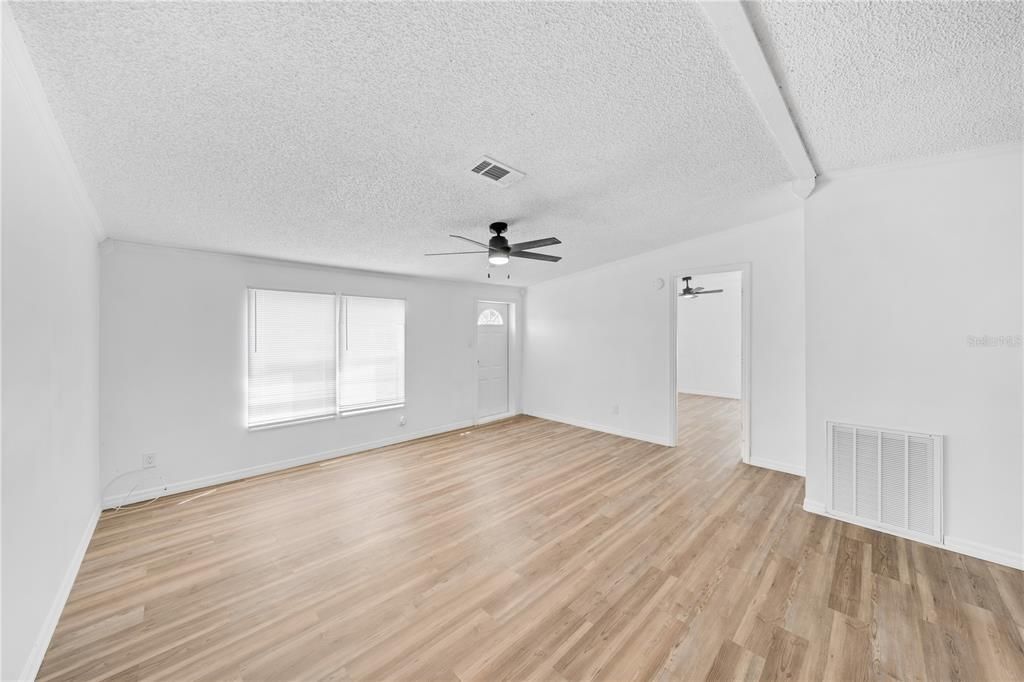 For Sale: $179,947 (3 beds, 2 baths, 1188 Square Feet)