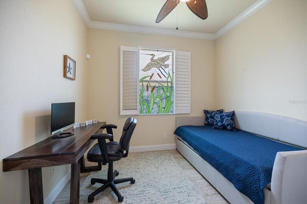 Activo con contrato: $344,999 (3 camas, 2 baños, 1439 Pies cuadrados)