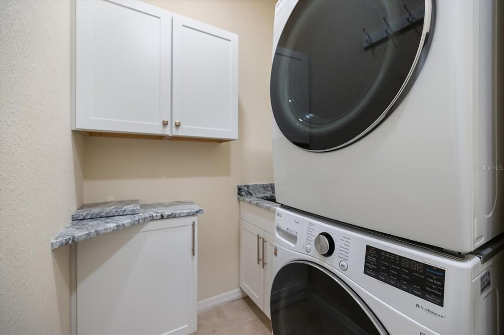 Activo con contrato: $344,999 (3 camas, 2 baños, 1439 Pies cuadrados)