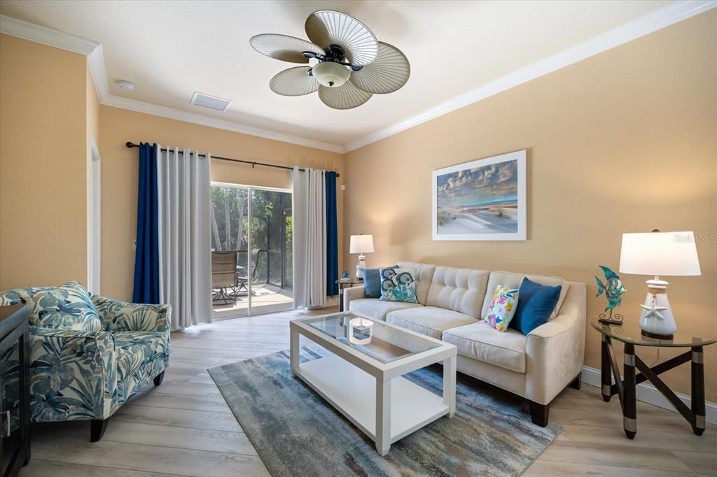 Activo con contrato: $344,999 (3 camas, 2 baños, 1439 Pies cuadrados)