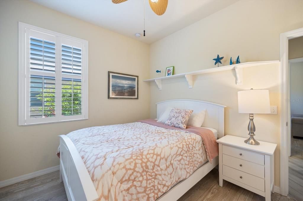 Activo con contrato: $344,999 (3 camas, 2 baños, 1439 Pies cuadrados)