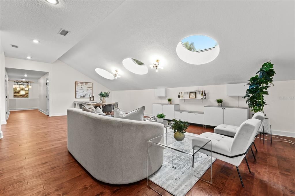 Activo con contrato: $1,800,000 (7 camas, 5 baños, 7973 Pies cuadrados)