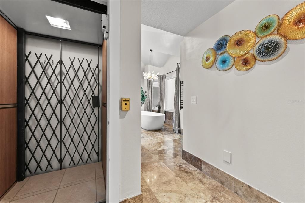 Activo con contrato: $1,800,000 (7 camas, 5 baños, 7973 Pies cuadrados)