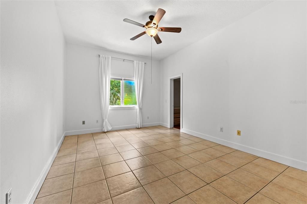 Activo con contrato: $1,800,000 (7 camas, 5 baños, 7973 Pies cuadrados)