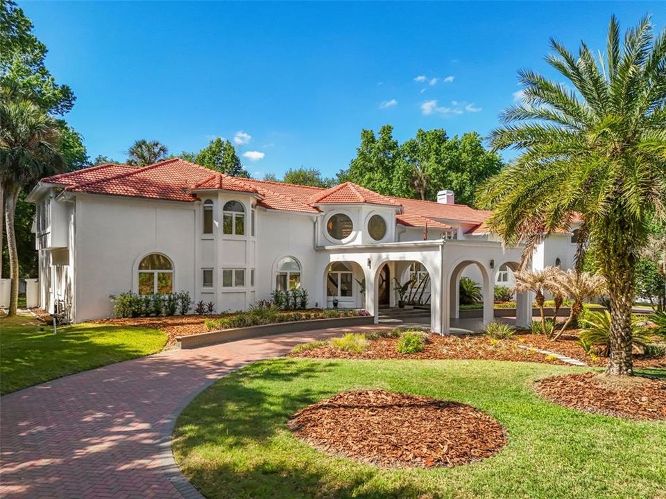 Activo con contrato: $1,800,000 (7 camas, 5 baños, 7973 Pies cuadrados)