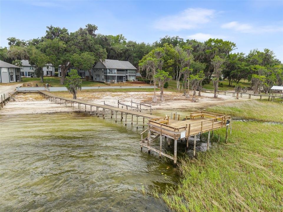 For Sale: $425,000 (2 beds, 2 baths, 1108 Square Feet)