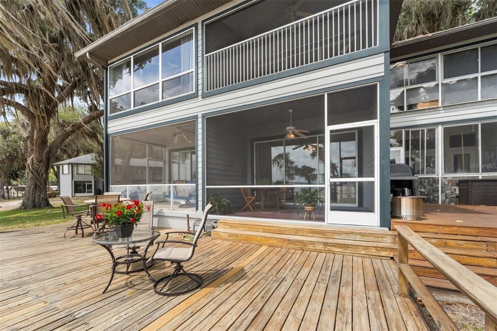 For Sale: $425,000 (2 beds, 2 baths, 1108 Square Feet)
