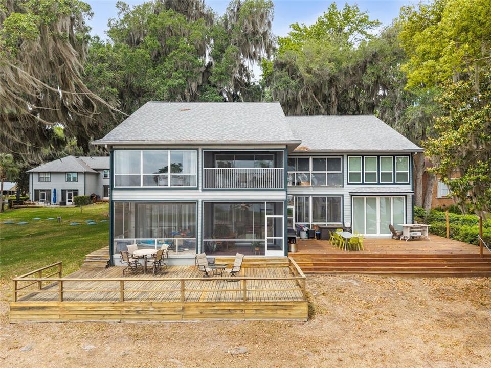 For Sale: $425,000 (2 beds, 2 baths, 1108 Square Feet)
