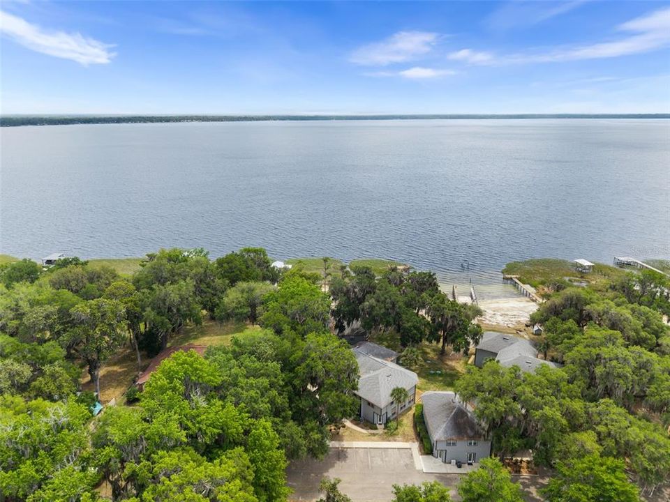 For Sale: $425,000 (2 beds, 2 baths, 1108 Square Feet)