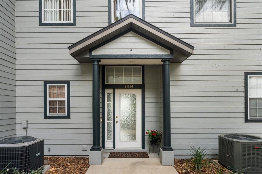 For Sale: $425,000 (2 beds, 2 baths, 1108 Square Feet)