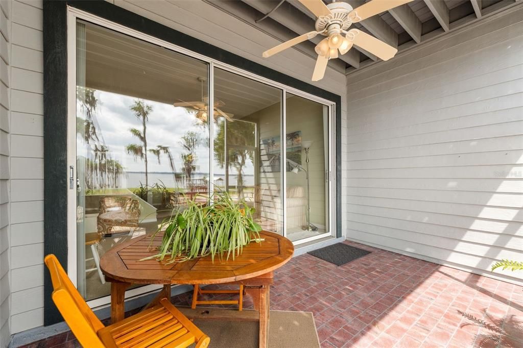 For Sale: $425,000 (2 beds, 2 baths, 1108 Square Feet)